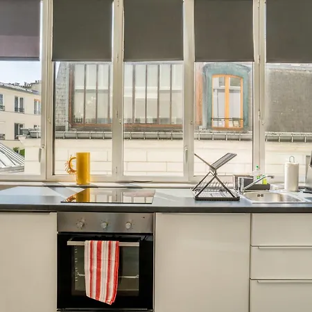 Apartment Montmartre Stylish And Bright 3bd With Terrace