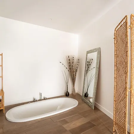Montmartre Stylish And Bright 3bd With Terrace Parigi