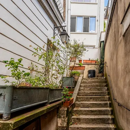 Apartment Montmartre Stylish And Bright 3bd With Terrace